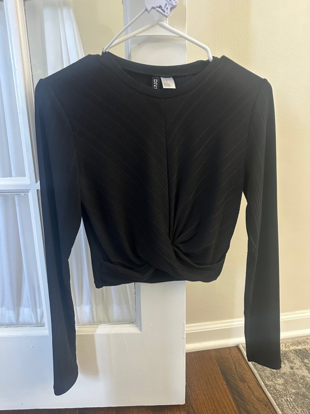 NWOT Divided H&M Black Crop Long Sleeve Shirt Summer Medium M New